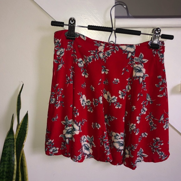 Forever 21 Red Floral Crop Top & Skirt - Picture 2 of 8